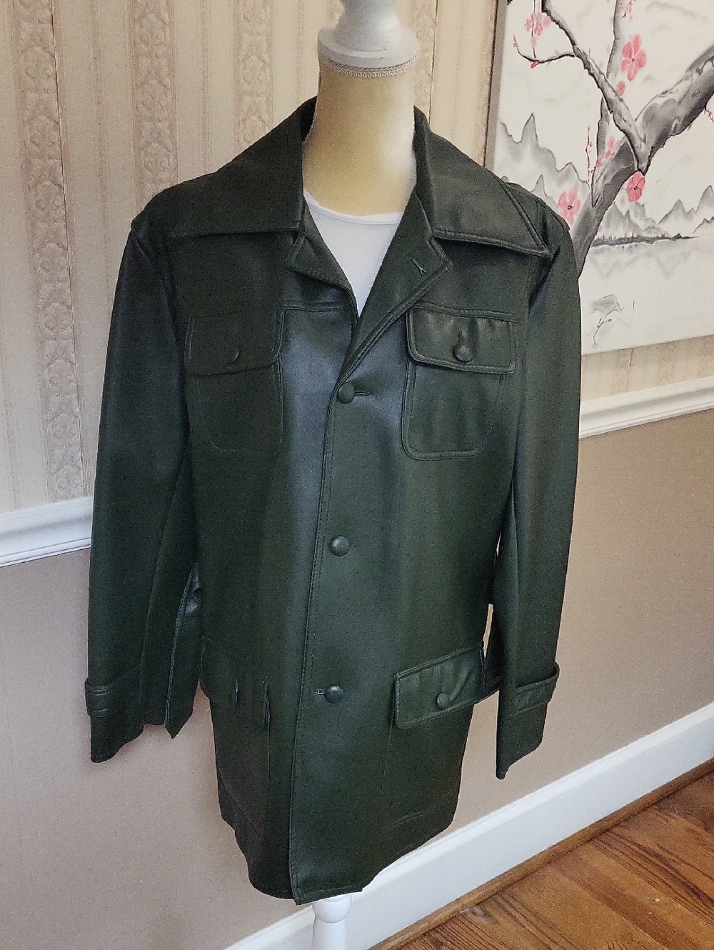 1970's ERA Vtg. Unisex Dark Green Vinyl Pointed Collar Jacket Large
